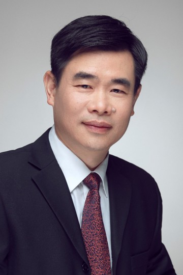 李君